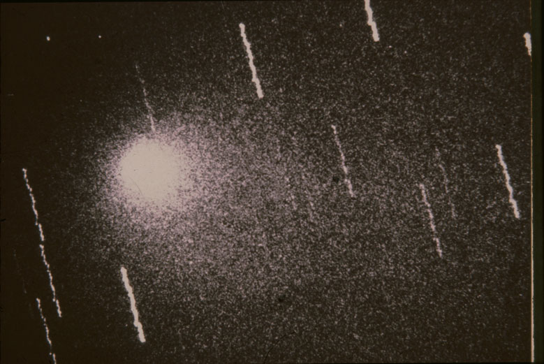 Comet IRAS-Araki-Alcock, 1983